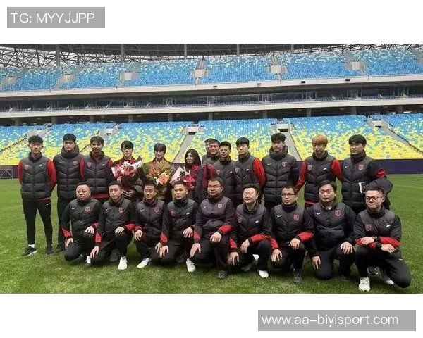 蓉城争冠梦碎球迷怒斥管理层引援无力引发热议 蓉城争冠梦碎球迷怒斥管理层引援无力引发热议