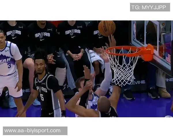 文班亚马篮下强势封盖卡明斯基震撼全场引发热议